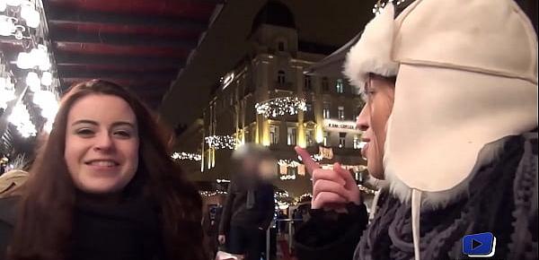  À Budapest, Tiffany trouve Lexie, une autre française, pour une baise lesbienne